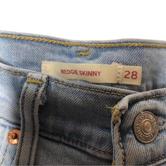 LEVI'S Wedgie Skinny Light Wash Jeans Size 28 - Picture 8 of 8